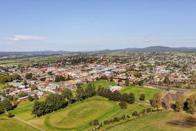 D Bega All town close oval