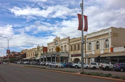 Street scene in Kalgoorlie-Boulder, with many beautiful historic buildings