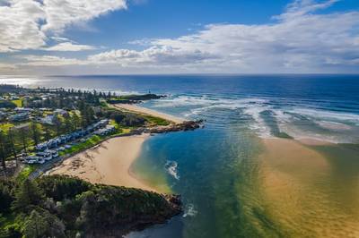 A cloud covered winters morning at Tuross Head